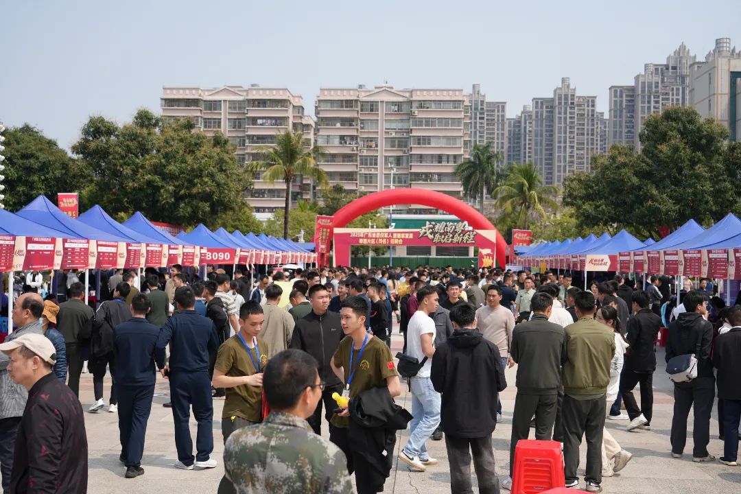 百萬英才匯南粵｜我市組織企業(yè)赴茂名參加專場招聘會